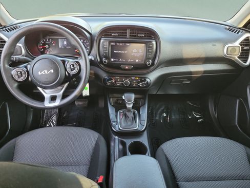 Used 2022 Kia Soul LX w/ Technology Package FWD image 17