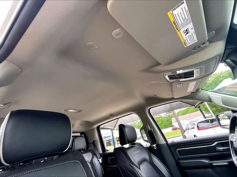 Used 2022 RAM 1500 Laramie AWD/4WD image 14