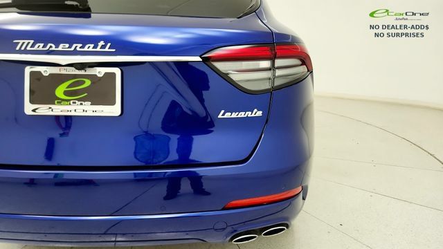 Used 2023 Maserati Levante GT AWD/4WD image 28