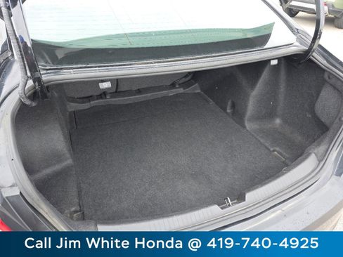 Used 2016 Chevrolet Malibu LT image 18