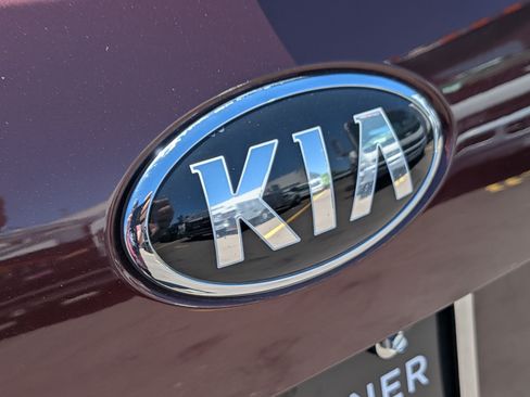 Used 2019 Kia Sorento AWD V6 image 13
