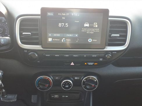 Used 2022 Hyundai Venue SE image 7