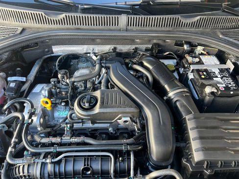 Used 2025 Volkswagen Jetta SE image 32