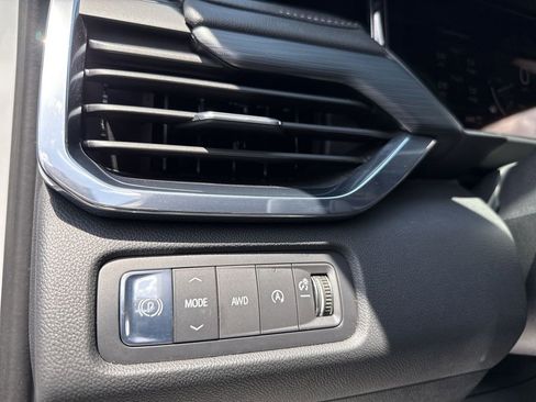 Used 2025 GMC Acadia Elevation AWD/4WD image 32