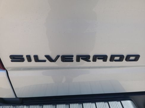 Used 2019 Chevrolet Silverado 1500 Custom w/ Custom Value Package AWD/4WD image 26