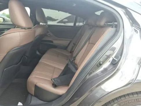 Used 2024 Lexus ES 350 Ultra Luxury w/ Accessory Package (Z1) FWD image 7