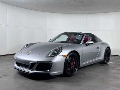 Certified 2019 Porsche 911 Targa 4 GTS AWD/4WD image 11