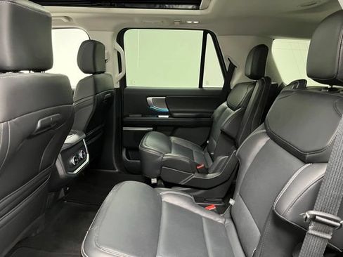Used 2025 Ford Expedition Platinum AWD/4WD image 46