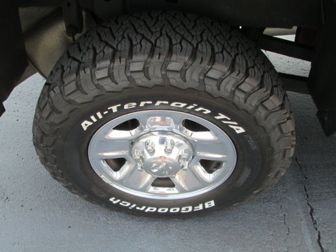 Used 2018 RAM 2500 Tradesman w/ Chrome Appearance Group AWD/4WD image 16