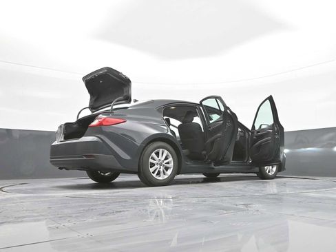Used 2025 Toyota Camry LE w/ Convenience Package image 44