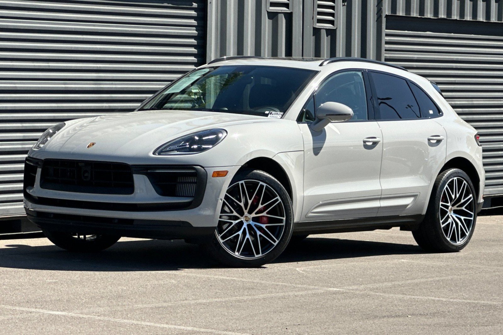 Certified 2023 Porsche Macan S AWD/4WD image 1