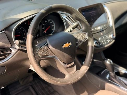 Used 2019 Chevrolet Malibu LT FWD image 8