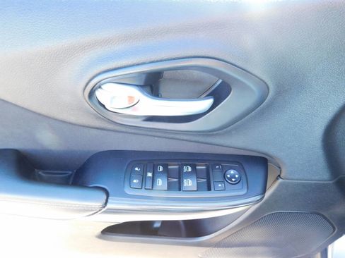 Used 2015 Jeep Cherokee Latitude image 18