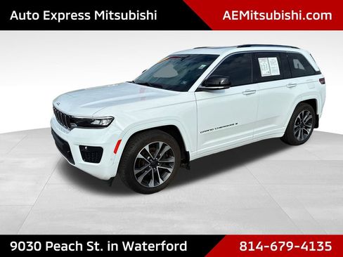 Used 2023 Jeep Grand Cherokee Overland w/ Luxury Tech Group IV AWD/4WD image 3