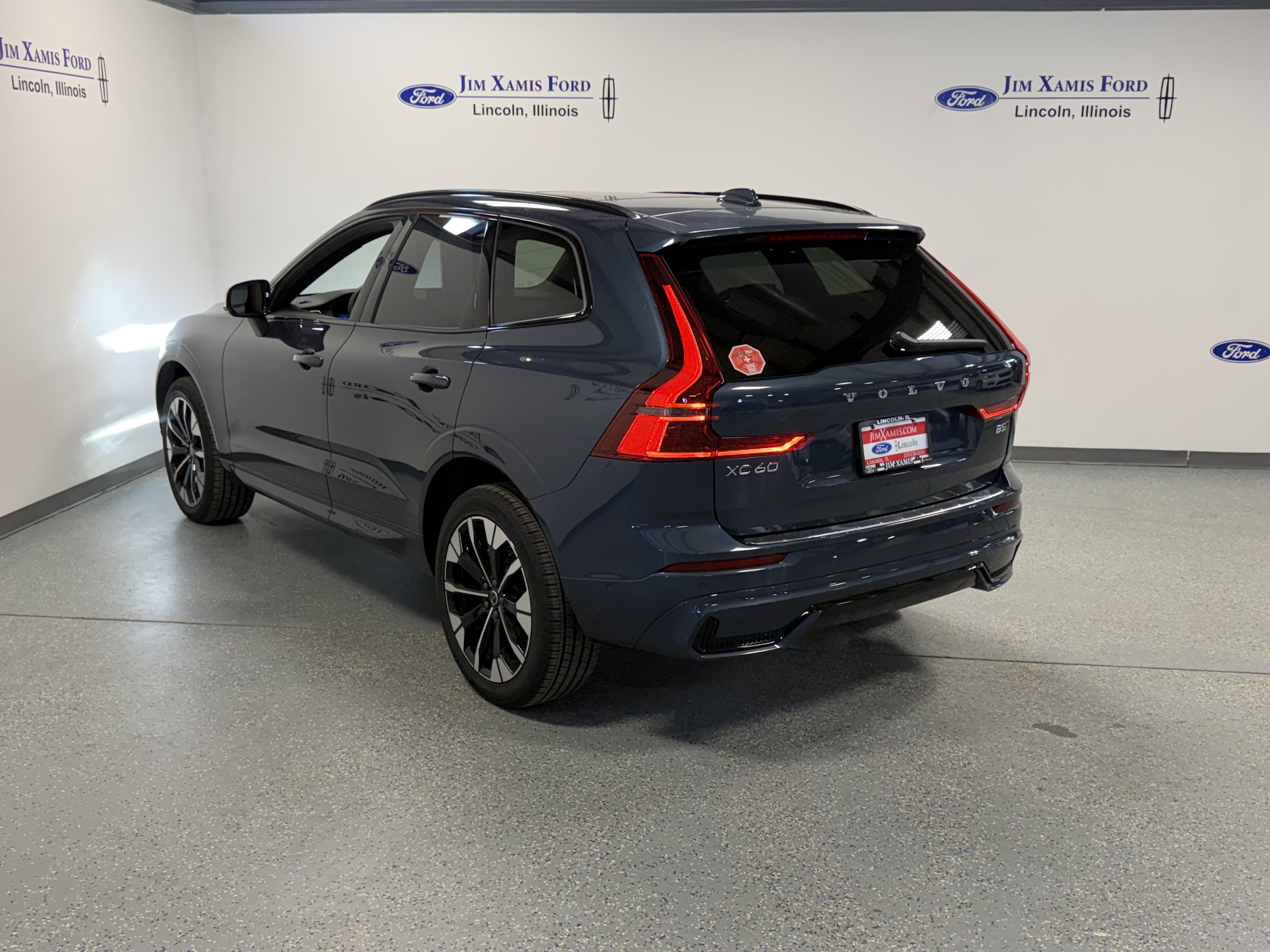 Used 2026 Volvo XC60 B5 Plus AWD/4WD image 31