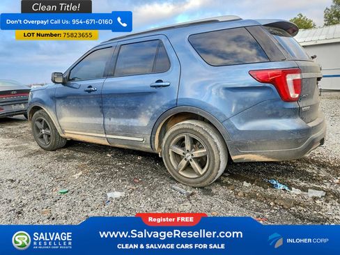 Used 2018 Ford Explorer XLT image 3