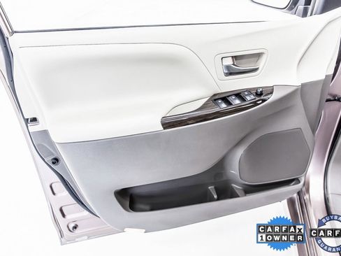 Used 2020 Toyota Sienna XLE Premium image 25