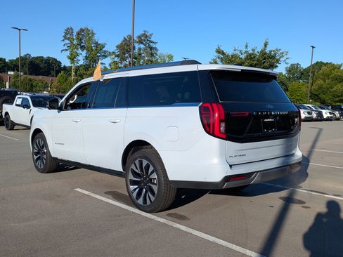 Certified 2025 Ford Expedition Max Platinum w/ Driver's Package AWD/4WD image 6