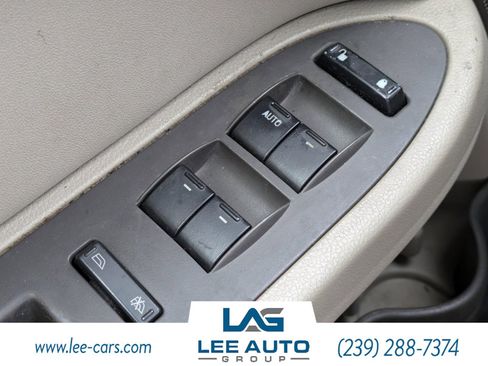 Used 2008 Ford Taurus X SEL image 18