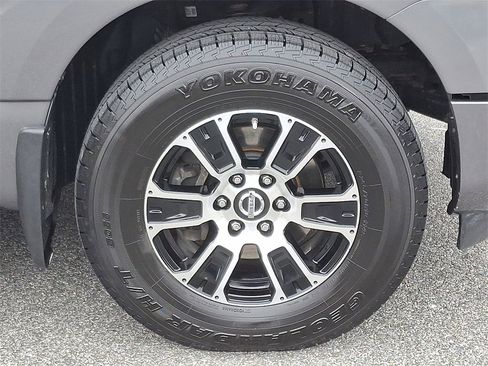 Used 2021 Nissan Titan SV w/ SV Convenience Package image 8