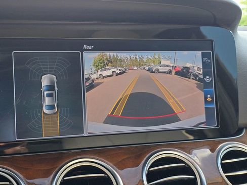 Used 2017 Mercedes-Benz E 300 4MATIC image 31