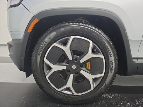 Used 2022 Rivian R1T Adventure AWD/4WD image 9