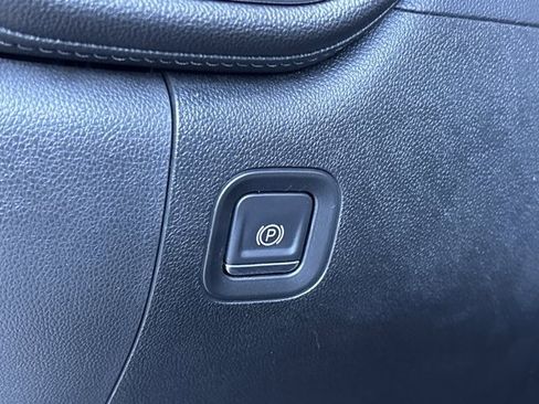 Used 2020 GMC Sierra 3500 Denali w/ Denali Ultimate Package image 29