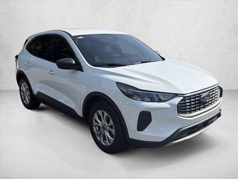 Used 2024 Ford Escape Active FWD image 2