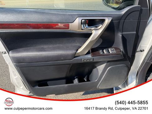 Used 2010 Lexus GX 460 image 9