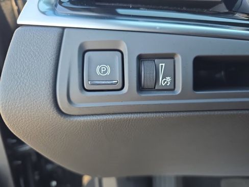 Certified 2024 Cadillac XT6 Luxury image 25