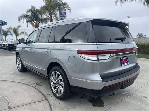 Used 2022 Lincoln Navigator Reserve image 6