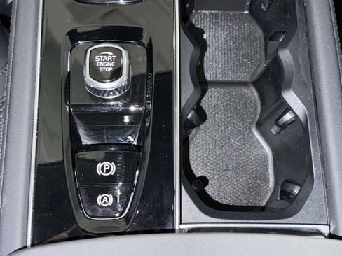 Certified 2025 Volvo XC90 T8 Plus w/ Protection Package Premier AWD/4WD image 23