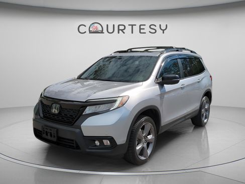 Used 2021 Honda Passport Touring image 1