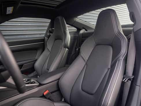 Certified 2025 Porsche 911 Carrera image 5