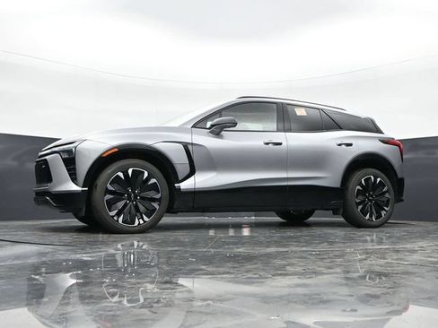 Used 2024 Chevrolet Blazer EV RS AWD/4WD image 40