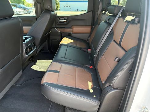 Used 2019 Chevrolet Silverado 1500 High Country w/ Z71 Off-Road Package AWD/4WD image 32