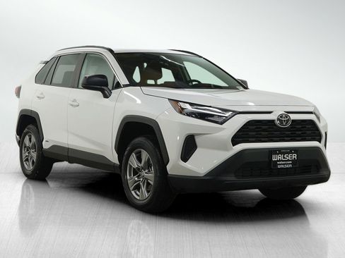 Used 2025 Toyota RAV4 LE image 7