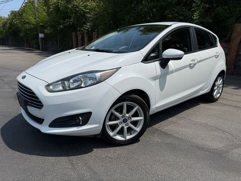 Used 2019 Ford Fiesta SE w/ Equipment Group 201A image 2