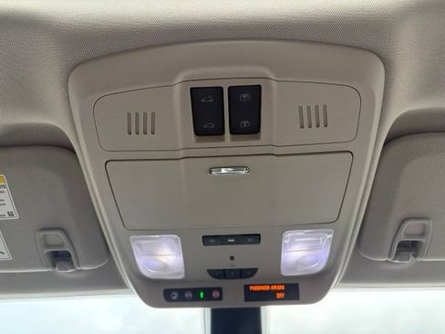 Used 2020 Buick Envision Essence FWD image 28
