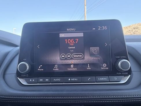 Used 2023 Nissan Rogue SV image 15