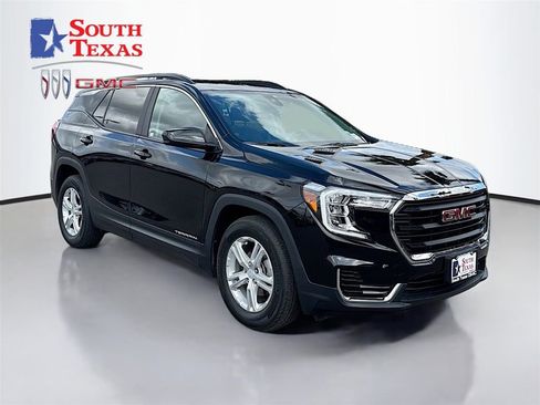 Used 2024 GMC Terrain SLE w/ Driver Convenience Package image 1