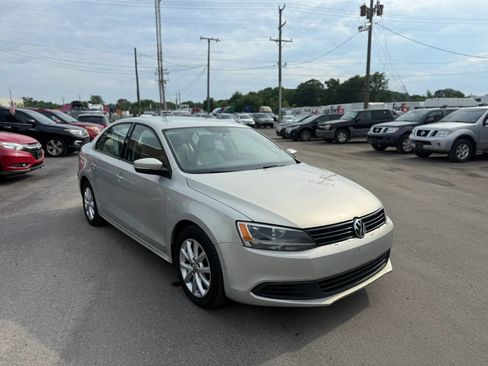 Used 2011 Volkswagen Jetta SE FWD image 7