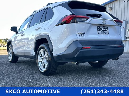 Used 2019 Toyota RAV4 XLE image 3