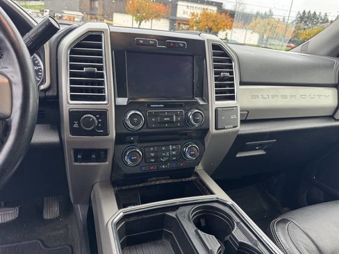 Used 2017 Ford F250 Lariat w/ Chrome Package image 14