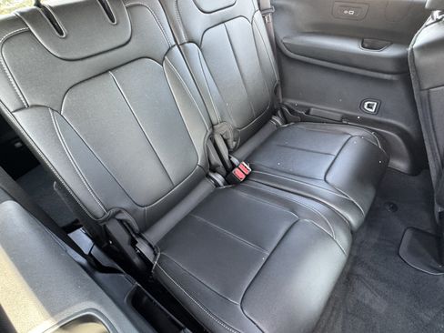 Used 2024 Jeep Grand Cherokee L Limited RWD image 18