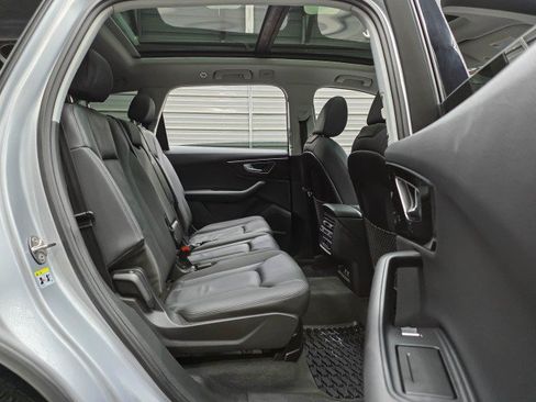 Used 2021 Audi Q7 3.0T Premium Plus w/ Premium Plus Package AWD/4WD image 16