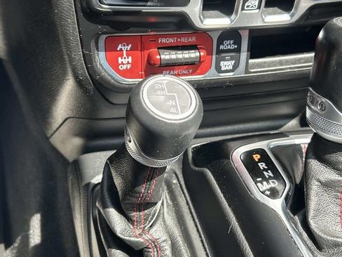 Used 2021 Jeep Wrangler Unlimited Rubicon AWD/4WD image 25