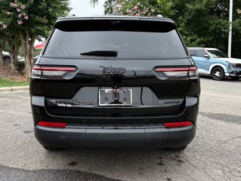 Used 2022 Jeep Grand Cherokee L Limited w/ Luxury Tech Group II AWD/4WD image 5