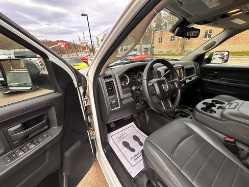 Used 2013 RAM 2500 Tradesman w/ Chrome Appearance Group image 11