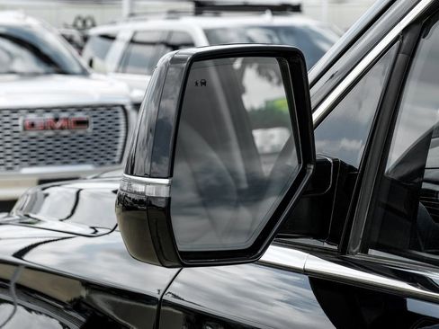 Used 2019 Cadillac Escalade Luxury AWD/4WD image 46